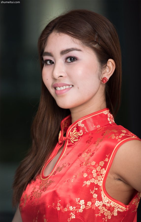 性格开放的大姐穿热裤穿旗袍秀好身材[第5张/共6张]