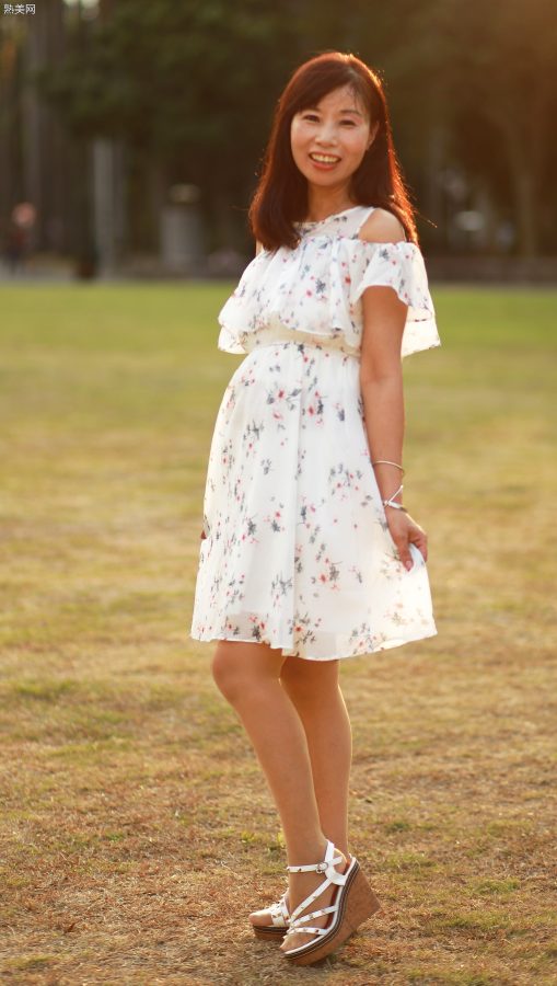 穿肉色袜的两姐妹一起出门拍照[第94张/共98张]