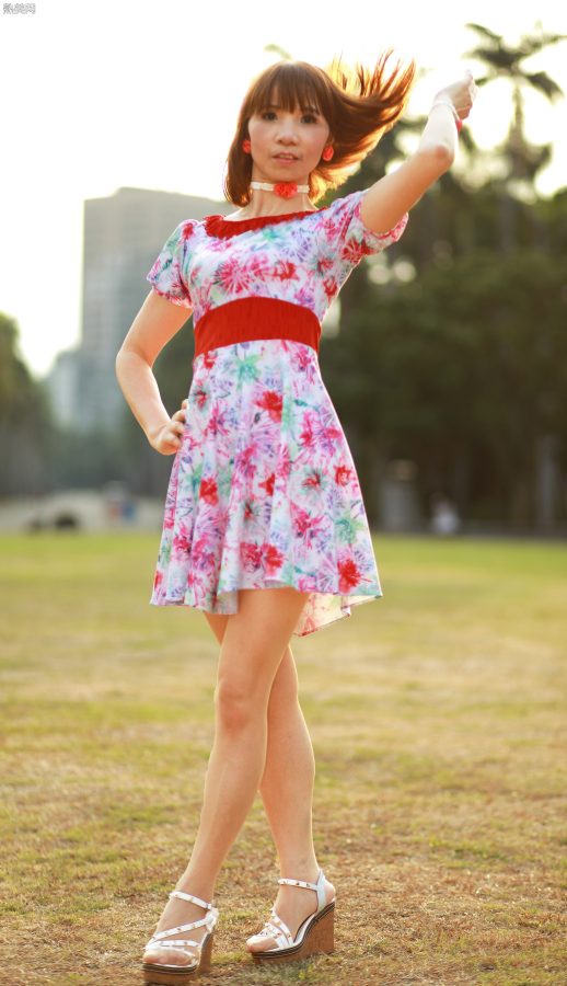 穿肉色袜的两姐妹一起出门拍照[第89张/共98张]