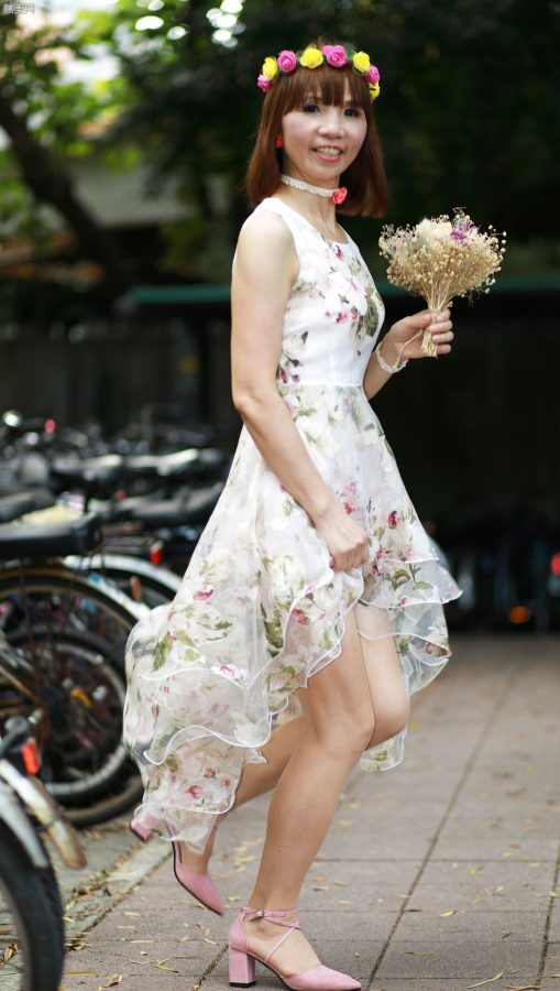 穿肉色袜的两姐妹一起出门拍照[第27张/共98张]