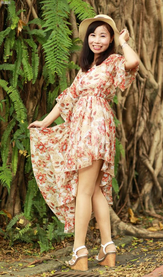 穿肉色袜的两姐妹一起出门拍照[第18张/共98张]