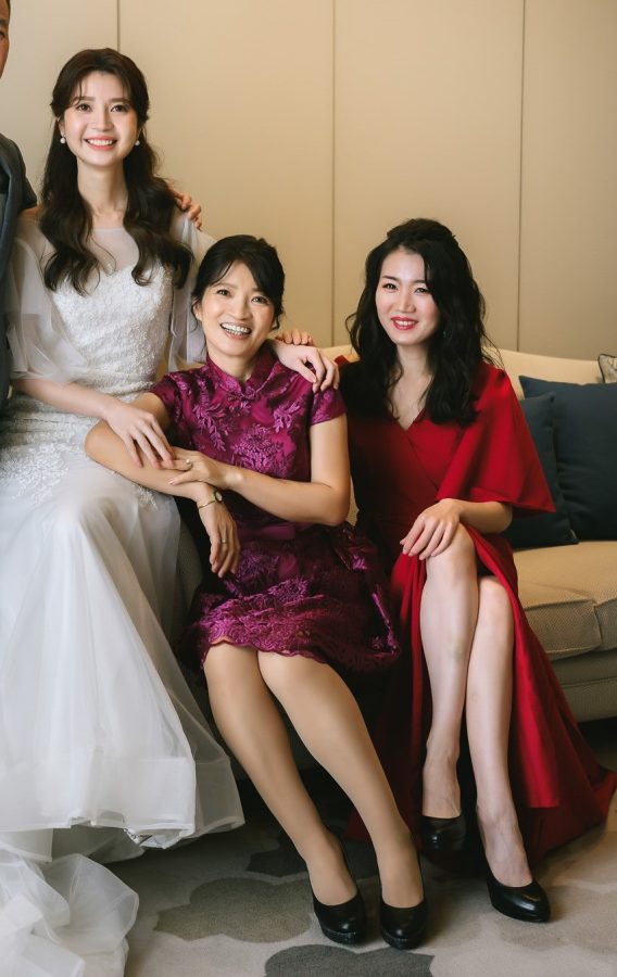 母女婚纱照妈妈穿肉丝袜高跟鞋[第2张/共4张]